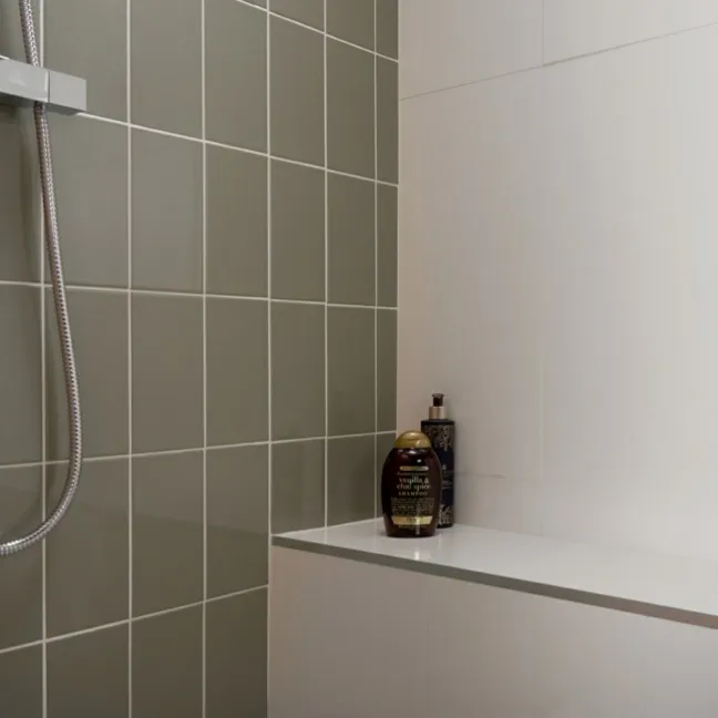 Flat Greenwich Green Gloss Metro Wall Tiles