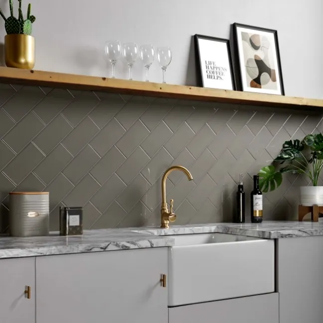 Flat Kentish Town Gloss Grey Metro Tiles