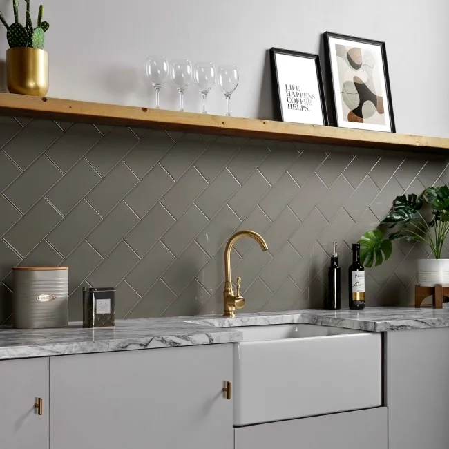 Flat Kentish Town Gloss Grey Metro Tiles