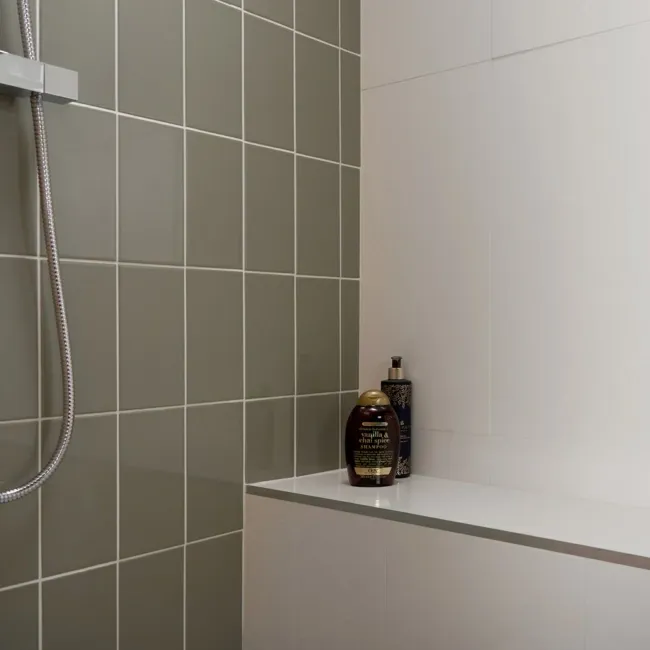 Flat Greenwich Green Gloss Metro Wall Tiles