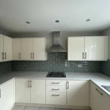 Greenwich Ceramic Gloss Green Metro Tiles