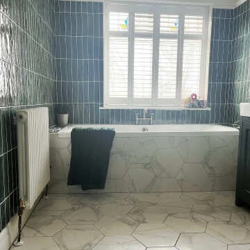 Voronoi White Marble Effect Hexagon Tiles