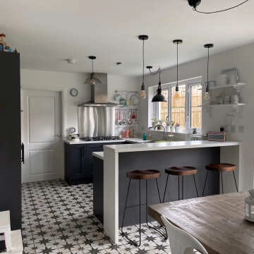 Scintilla Black Star Pattern Tiles