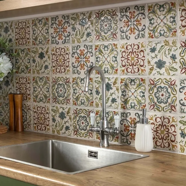 Lucy Flower Embossed Gloss Decor Wall Tiles