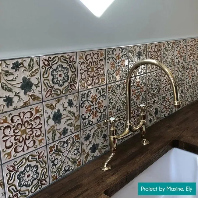 Lucy Flower Embossed Gloss Decor Wall Tiles