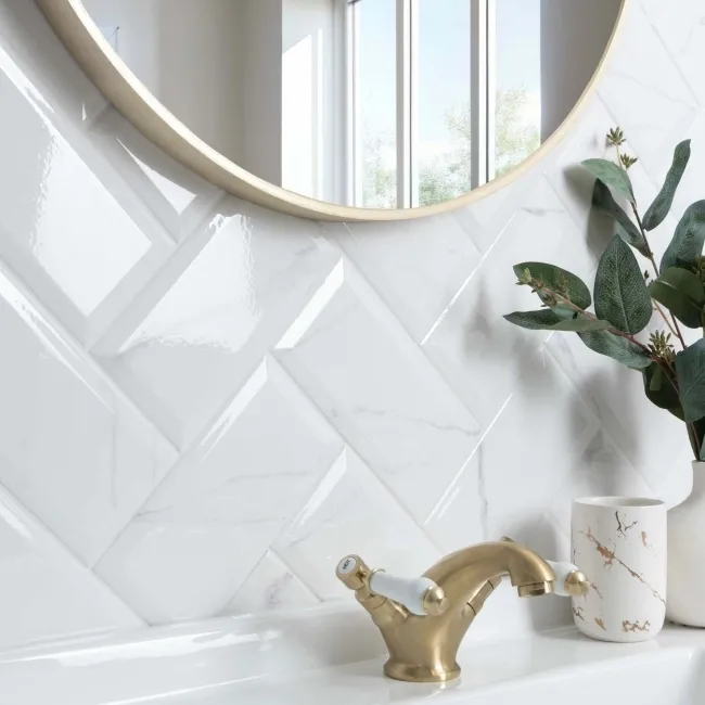 Vena Biana Bevelled White Gloss Marble Effect Metro Wall Tiles