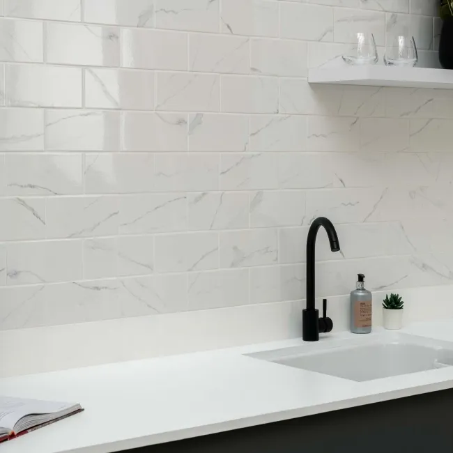 Vena Biana Flat Gloss Marble Effect Metro Tiles 20x10