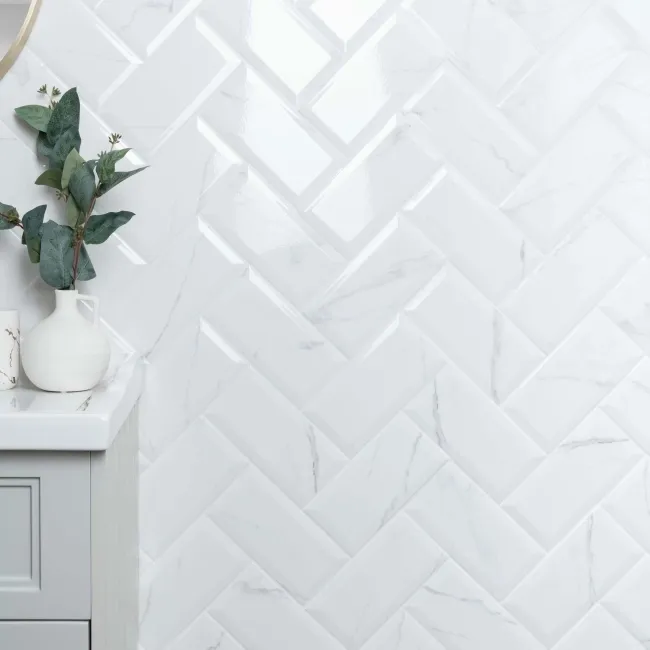 Vena Biana Bevelled White Gloss Marble Effect Metro Wall Tiles