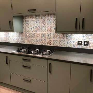 Lucy Flower Embossed Gloss Decor Wall Tiles