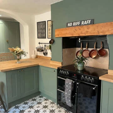 Scintilla Black Star Pattern Tiles