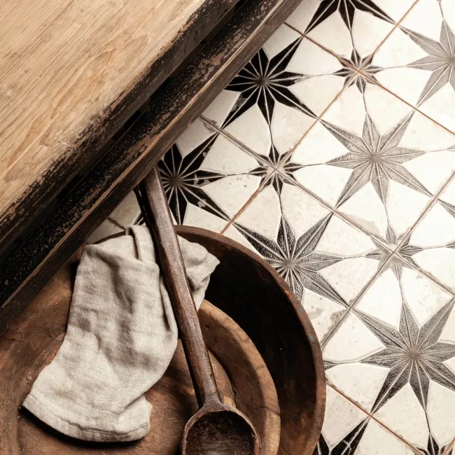 Cinders® Lux Star Noir Layer Tech Pattern Tiles