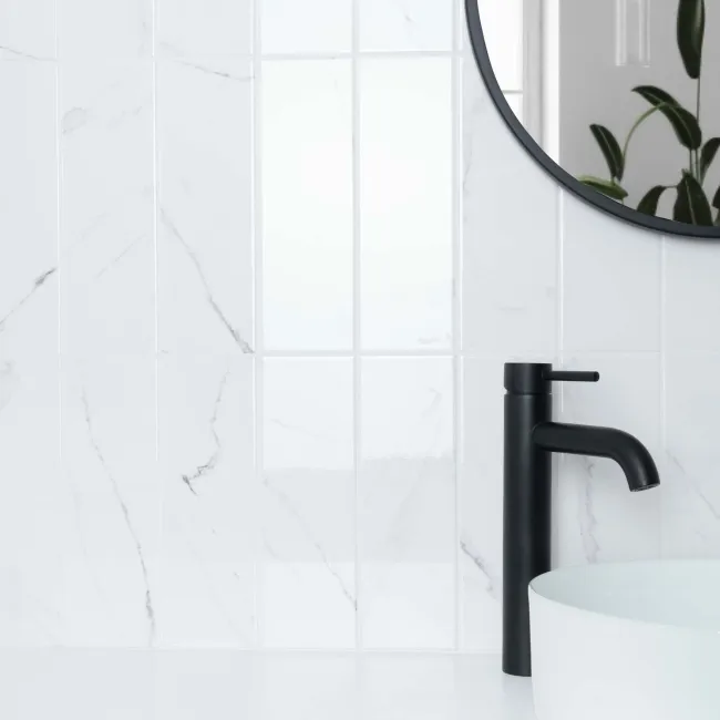 Vena Biana White Flat Gloss Marble Effect Metro 30x10 Wall Tiles