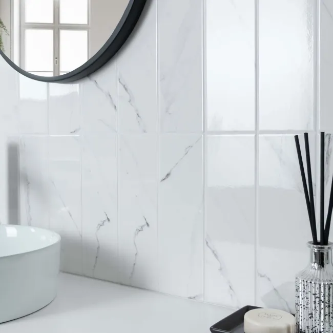 Vena Biana White Flat Gloss Marble Effect Metro 30x10 Wall Tiles