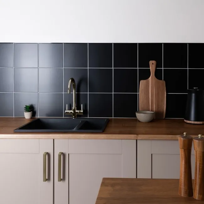 MonoEdge Black Matt Ceramic Wall Tiles 200x200