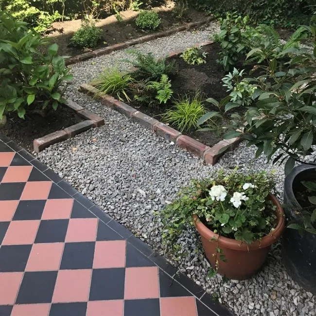 Cava Victorian Black Tiles