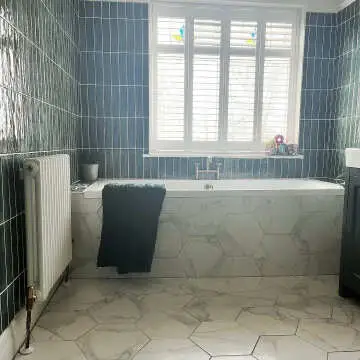 Voronoi White Marble Effect Hexagon Tiles