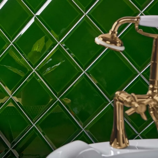 CapsuleĀ® Victorian Green Gloss Bevelled 150x150 Wall Tiles