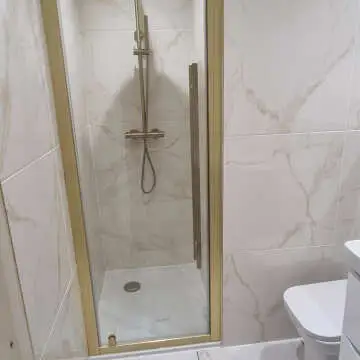 Cappella Gold Veined Gloss Marble Effect 605x605 Wall and Floor Tiles