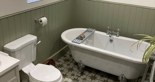 Kelly Used our Scintilla Star Pattern Tiles to Create a Charming Statement in her Bathroom