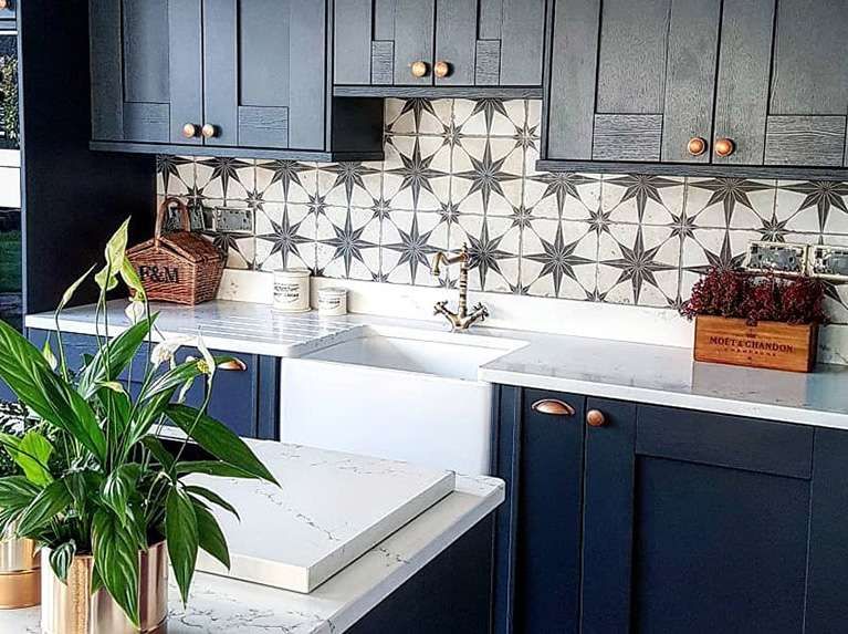 Amanda’s Patterned Kitchen Splashback – Scintilla Tiles