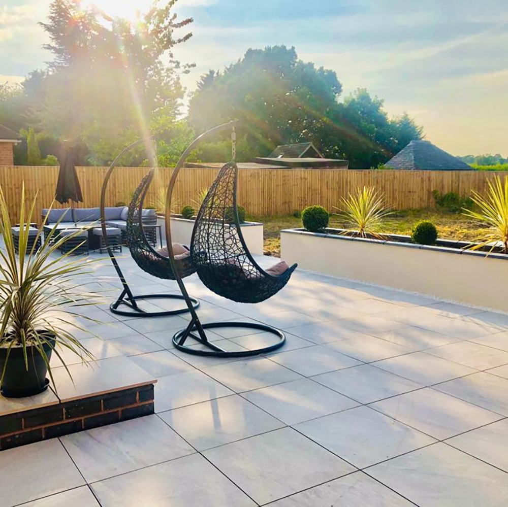 Kirsten used our Icaria Plus Blanco Porcelain Paving Slabs for her Incredible Garden Space