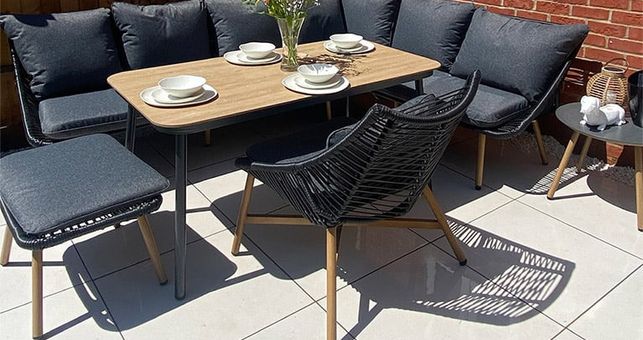 Alisha created an Entertainment Worthy Outdoor Space with our Mist Tiles