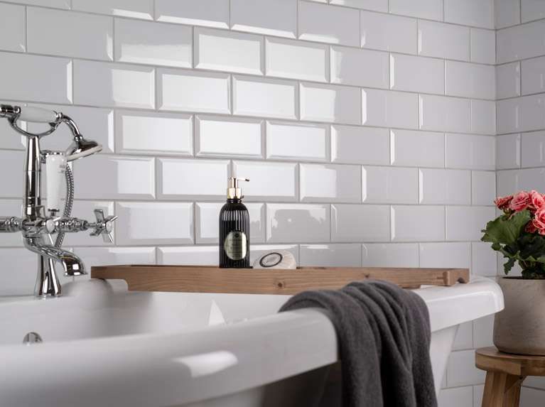 How To Tile A Wall: A Step by Step Guide