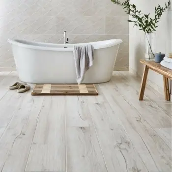 Light Oak 910x153 Anti-Slip Tiles
