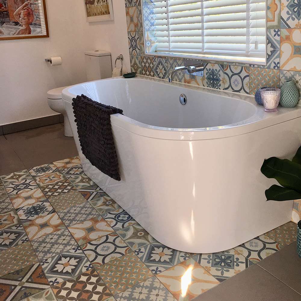 Cali Introduced a Moroccan Style to her Bathroom