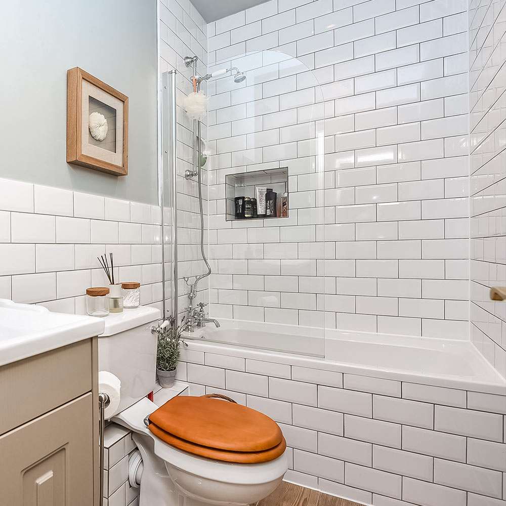Zoe Used White Metro Tiles To Revive Her Bathroom Space