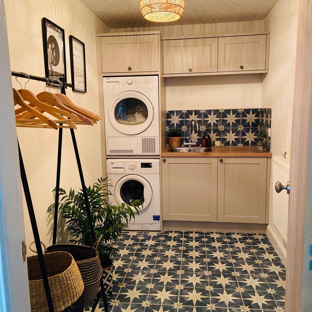 Gaynor Used our Scintilla Night Pattern Tiles for Her Perfect Utility