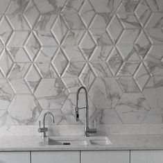 Voronoi Marble Effect Hexagon Tiles