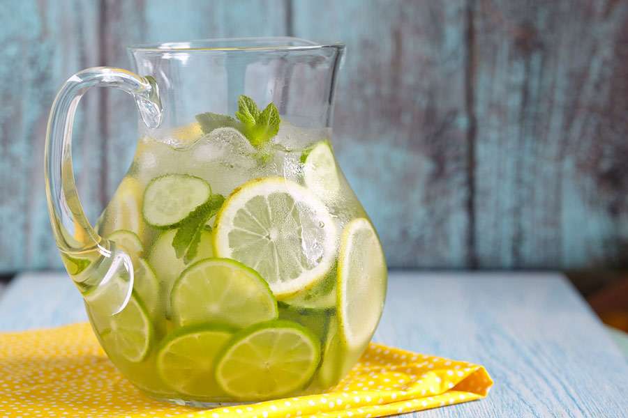 Homemade Lemonade: An Easy Delicious Recipe