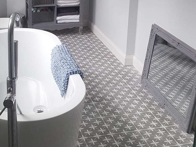 Sally&#8217;s Created A Vintage Bathroom With Encaustic Effect Tiles