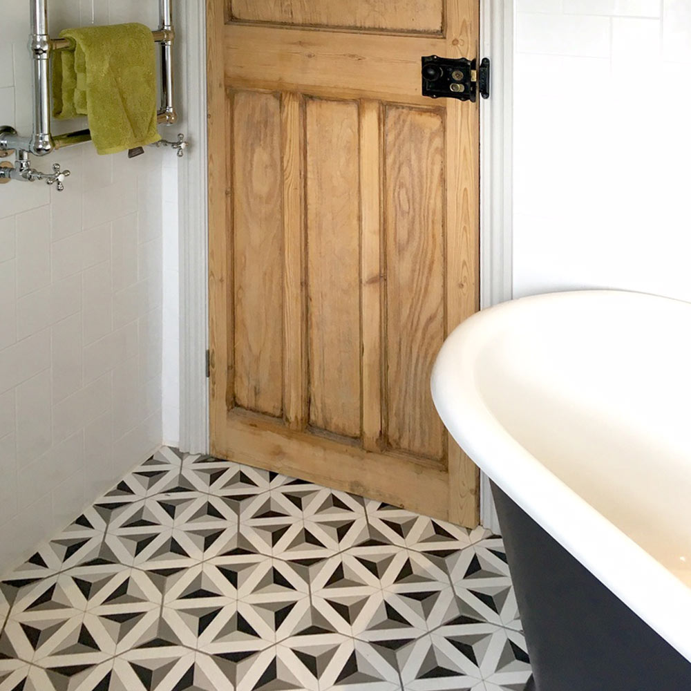 Patterned hexagon bathroom tiles