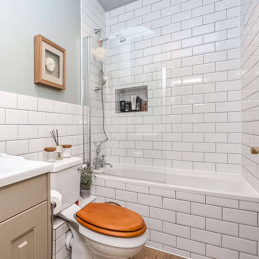 Zoe Used White Metro Tiles To Revive Her Bathroom Space