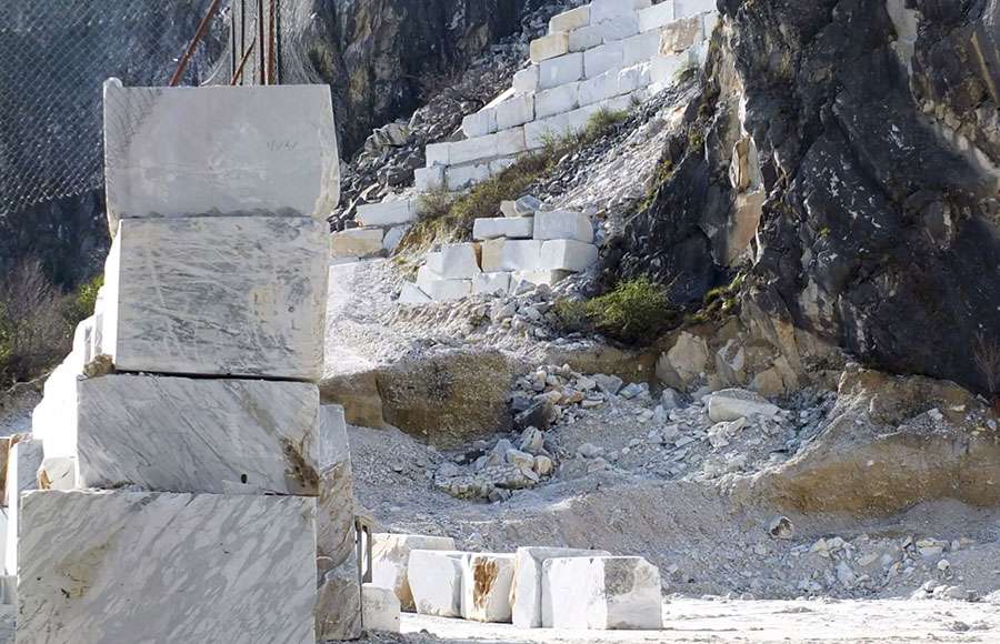 carrara marble quarry italy