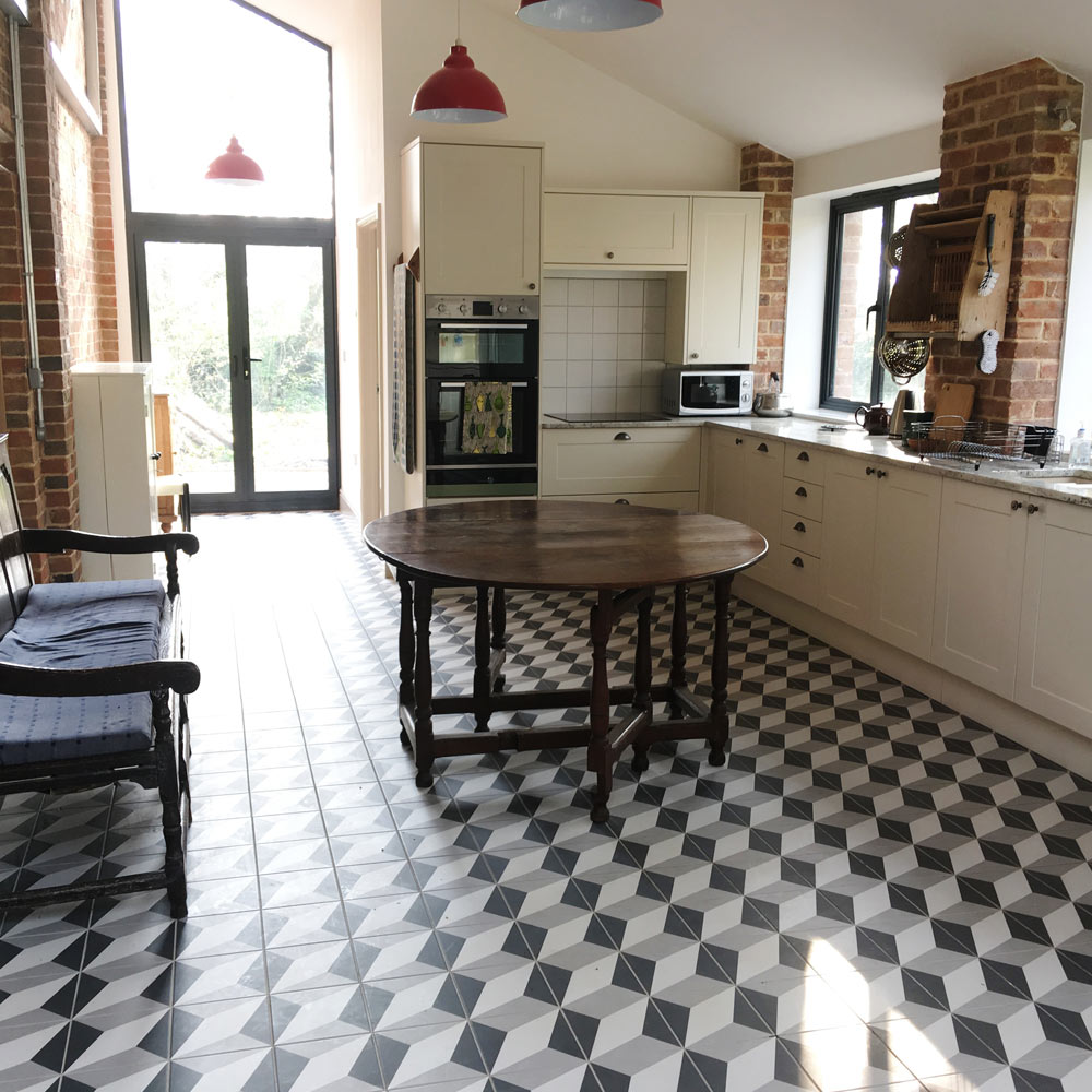 Patterned dining room floor tiles