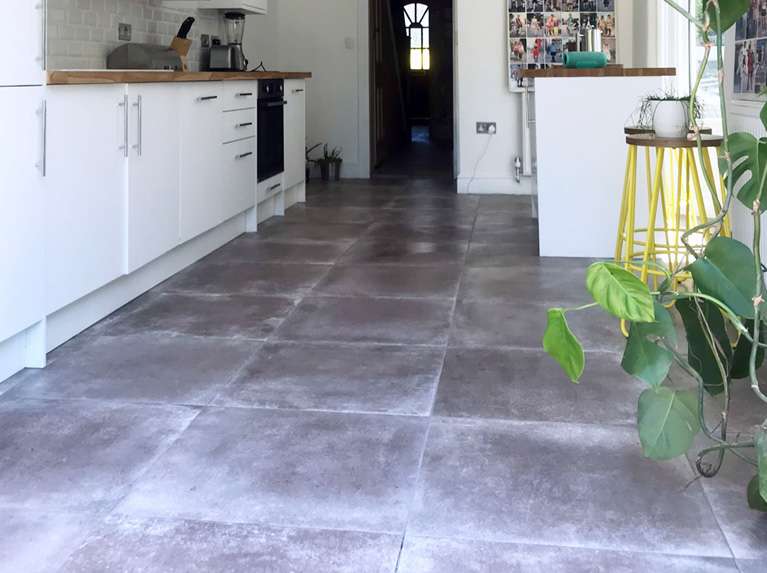 Laura Turned Her Kitchen Into A Trendy Industrial Space with Concrete Effect Tiles