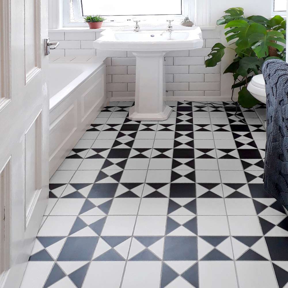 Nicola Gave Her Bathroom A Period Look With Chelsea Pattern Tiles