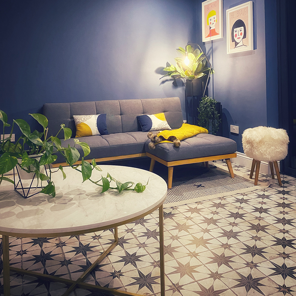Scintilla patterned living room floor tiles