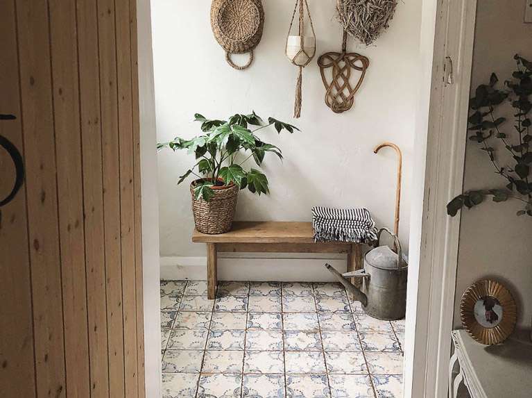 Rachel’s Quaint Hallway using our Vecchio Floreale Vintage Pattern Tiles