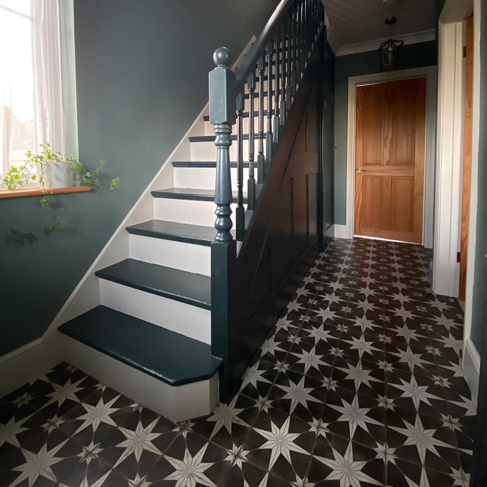 Hallway black star scintilla tiles