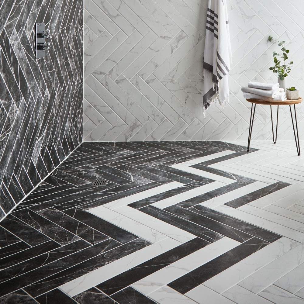 black and white marble bathroom, contrasting monochrome scheme