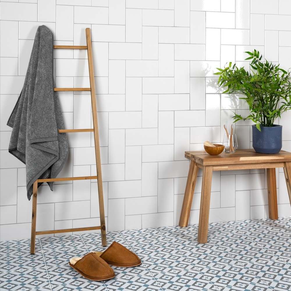 white brick shaped bathroom tiles, white bathroom tiles, carquelure bathroom tiles