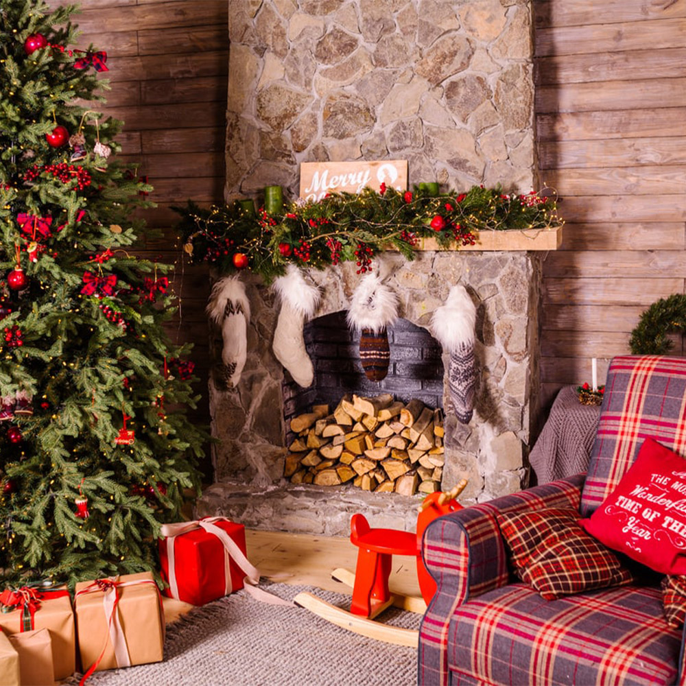 Christmas Decorating Ideas for the Living Room - Walls and Floors